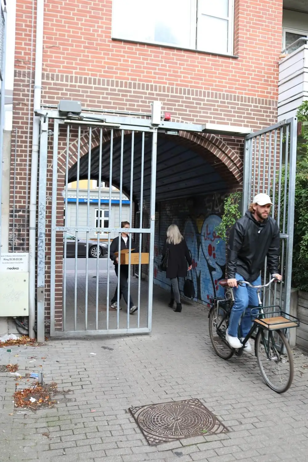 Dørautomatik løsning på port hos kunde i København